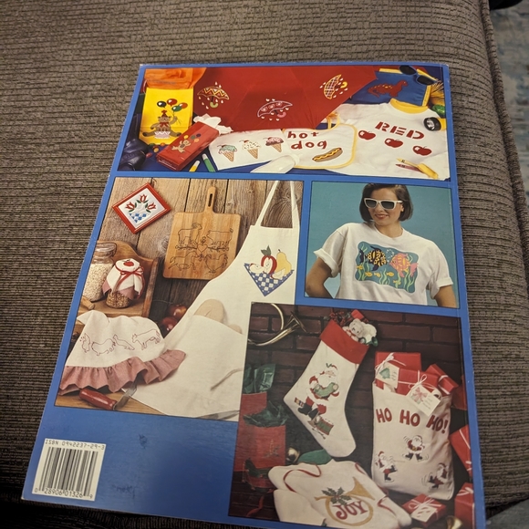 3/$30. Leisure Arts Iron On Transfers Book. Over 1000 Designs. Vintage. - Picture 10 of 15